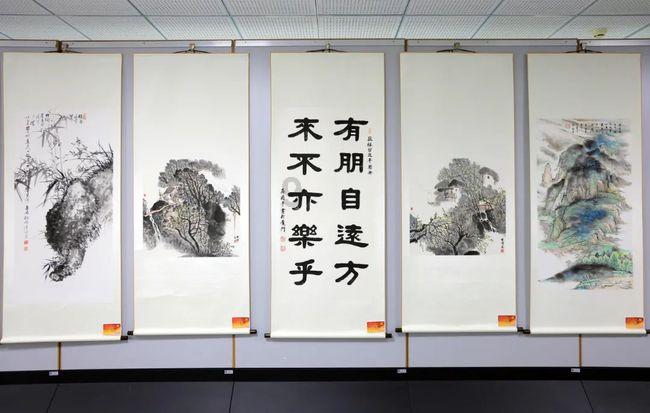 新款长安uni-v插混版申报图曝光,两侧大灯看起来非常犀利