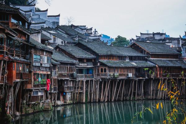 逃离违建房屋4